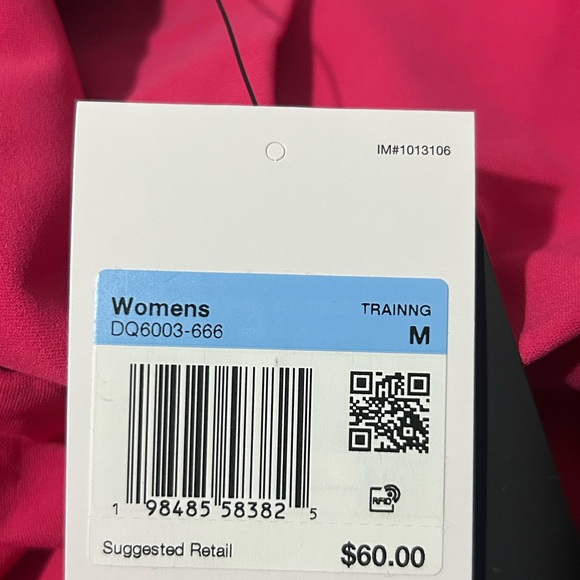 Nike Zenvy Biker Shorts size: medium - Picture 6 of 6